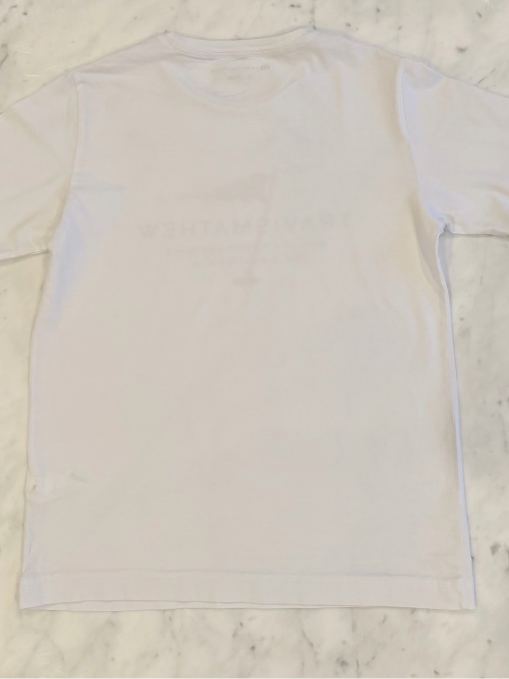 Travis Mathew Boys' White Logo Graphic Tee Size Large - Picture 3 of 4